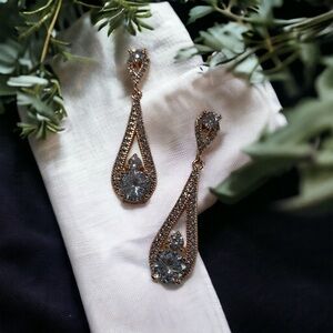 Rose gold earring and necklace set.